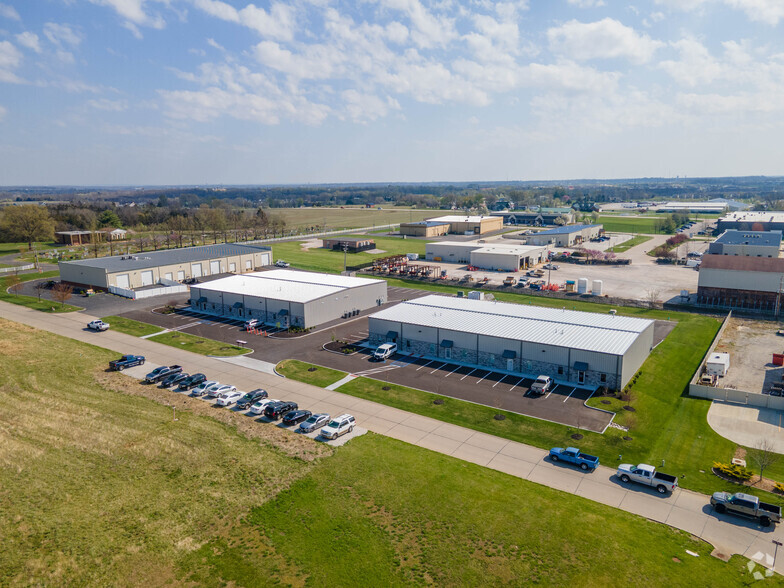 1072 Wies Industrial Dr, Lake Saint Louis, MO for lease - Primary Photo - Image 1 of 8