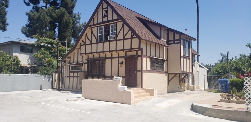 522-524 San Pascual Ave, Los Angeles, CA à vendre - Photo du bâtiment - Image 2 de 8