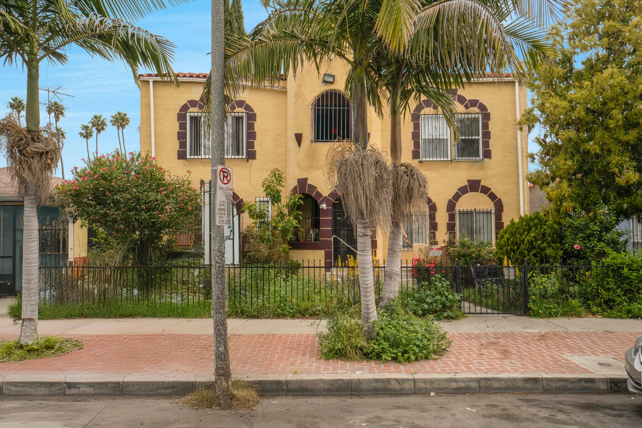 1061 W 57th St, Los Angeles, CA à vendre Photo principale- Image 1 de 12