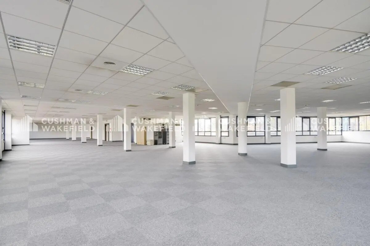 1 Chemin Jean-Marie Vianney, Écully for lease Building Photo- Image 1 of 16