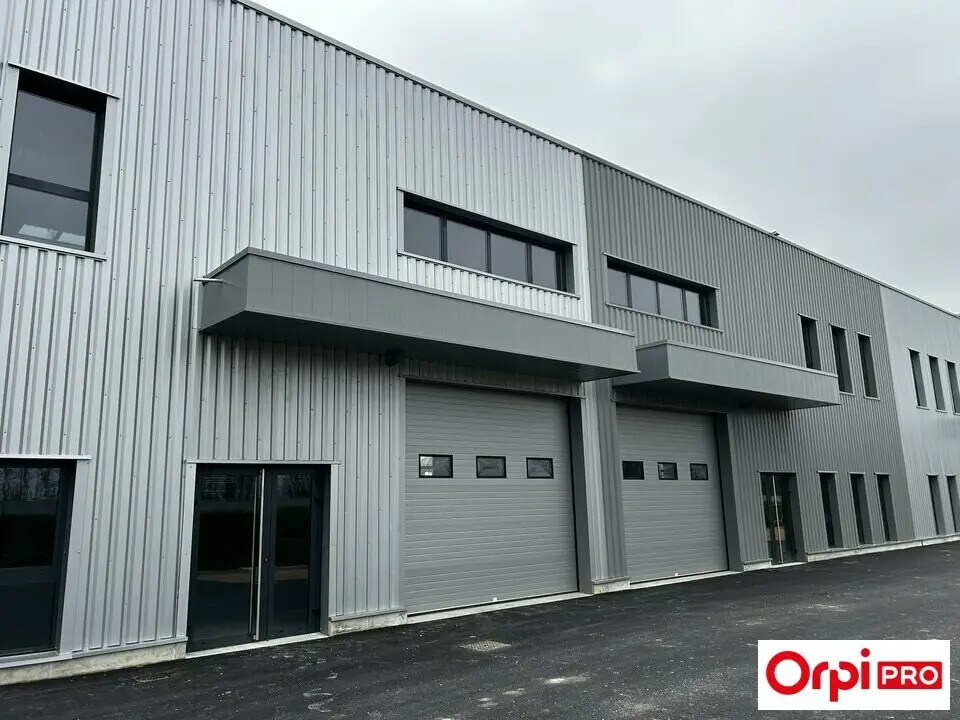 Flex in Bourgoin-Jallieu for lease Building Photo- Image 1 of 9