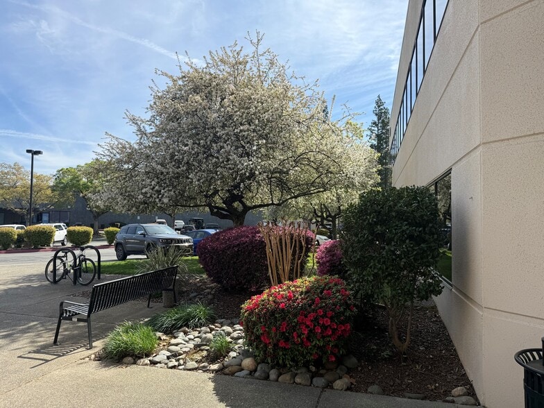 110 Blue Ravine Rd, Folsom, CA for sale - Building Photo - Image 2 of 5