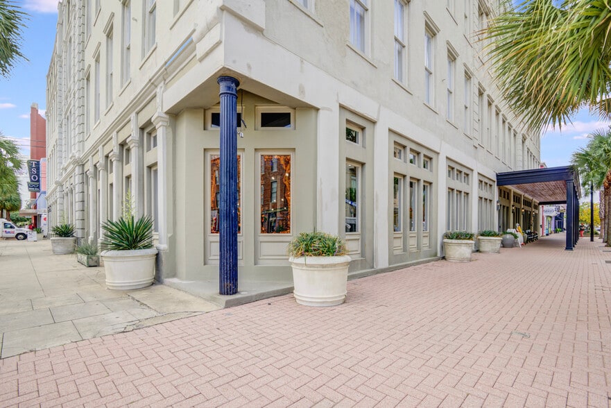 2207 Post Office St, Galveston, TX for lease - Building Photo - Image 2 of 11