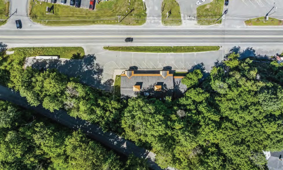 626 Broad St, Lyndonville, VT for sale - Building Photo - Image 3 of 6