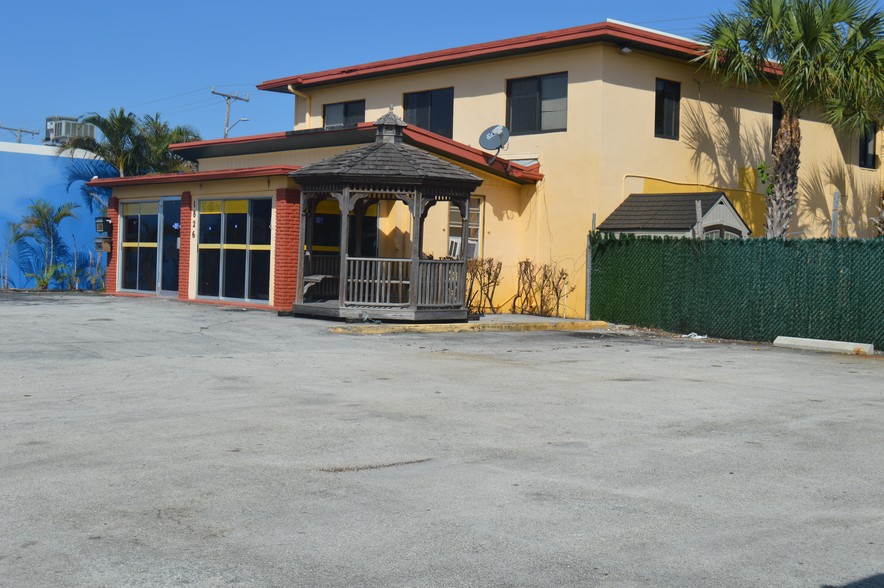 1822-1826 N Dixie Hwy, Lake Worth, FL for sale - Building Photo - Image 3 of 12