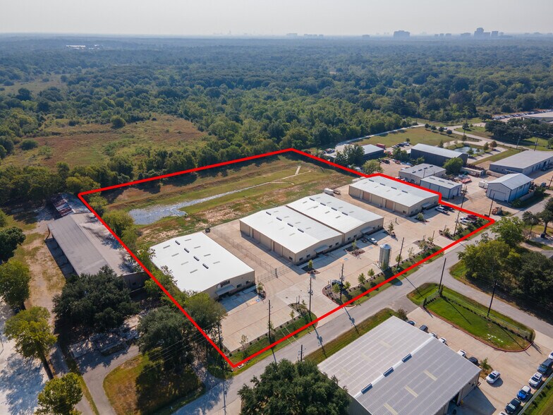 Four-Building Industrial Business Park portefeuille de 3 propriétés à vendre sur LoopNet.ca - Photo du bâtiment - Image 1 de 23
