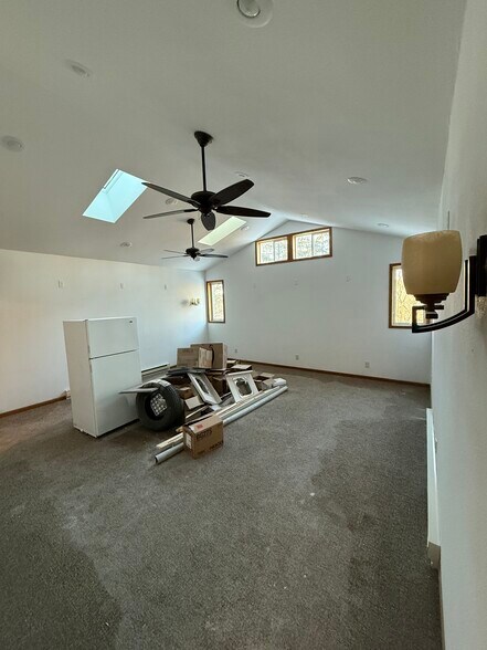 213 S Adams St, Saint Croix Falls, WI à louer - Photo du bâtiment - Image 3 de 8