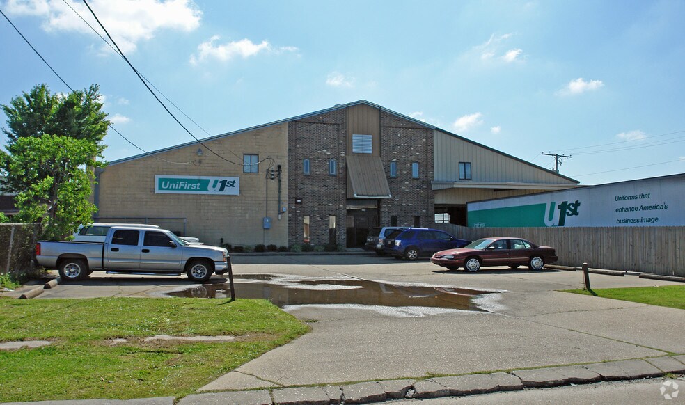 1301 Veterans Blvd, Kenner, LA à vendre - Photo du bâtiment - Image 2 de 9