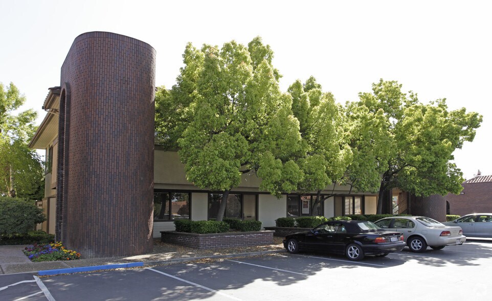 4456 Black Ave, Pleasanton, CA à louer - Photo du bâtiment - Image 3 de 5