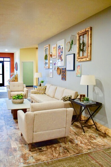 7001 N Locust St, Gladstone, MO à louer - Photo intérieure - Image 3 de 7