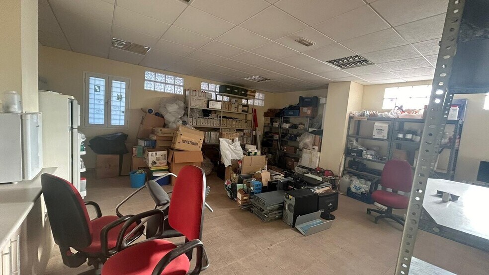 Commerce de détail dans Zaragoza, Zaragoza à louer - Photo du bâtiment - Image 3 de 18