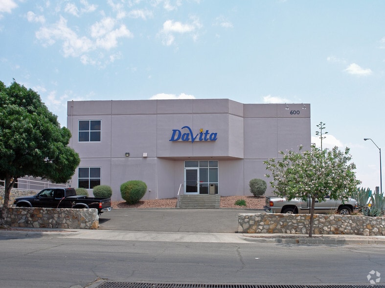 600 Newman St, El Paso, TX à vendre - Photo du bâtiment - Image 2 de 27