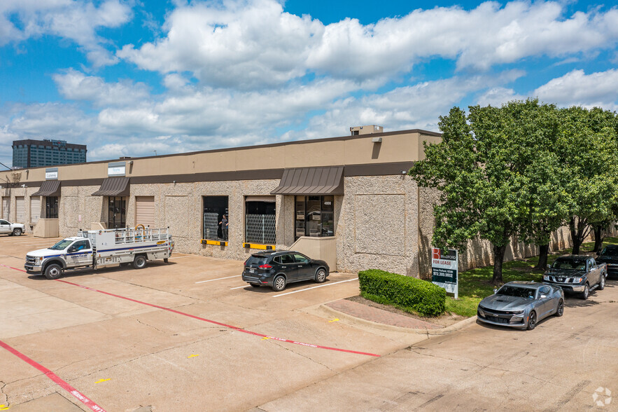 4800-4824 Lakawana St, Dallas, TX for lease - Building Photo - Image 1 of 5