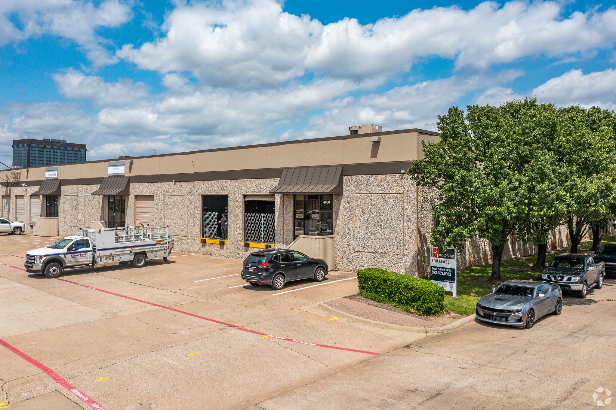 4800-4824 Lakawana St, Dallas, TX for lease Building Photo- Image 1 of 6