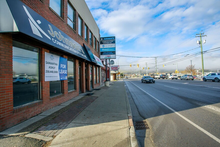 2808 48 Av, Vernon, BC à louer - Photo du bâtiment - Image 2 de 17