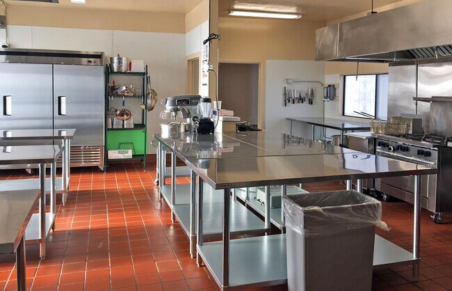 Plus de détails pour 2818 Macarthur Blvd, Oakland, CA - Commerce de détail à vendre
