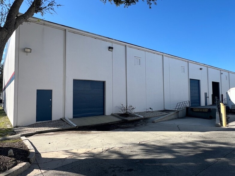 7400 Technology Dr, West Melbourne, FL à louer - Photo du bâtiment - Image 2 de 14