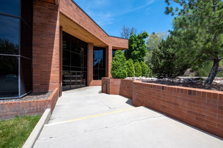2696 N University Ave, Provo, UT à vendre - Photo du bâtiment - Image 2 de 13