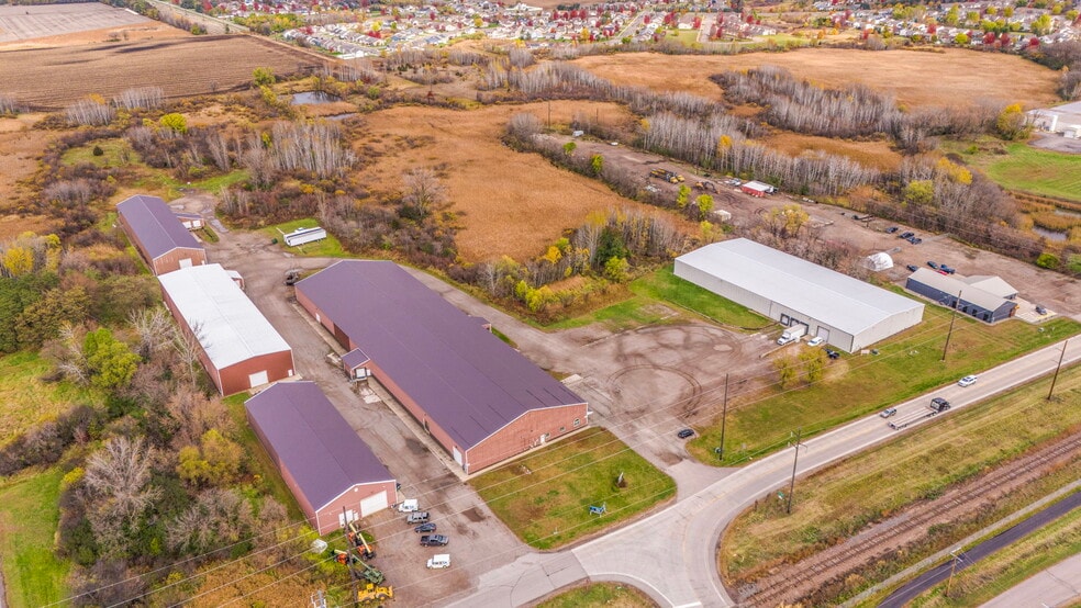 7402 Ridgewood Rd, Saint Cloud, MN for lease - Primary Photo - Image 1 of 36