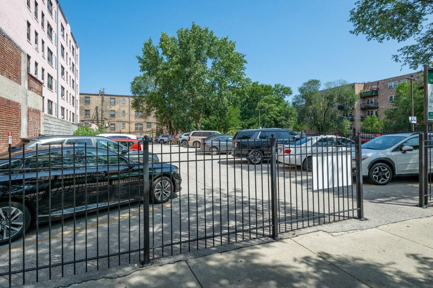 1522 W Morse Ave, Chicago, IL à vendre - Photo du bâtiment - Image 1 de 5