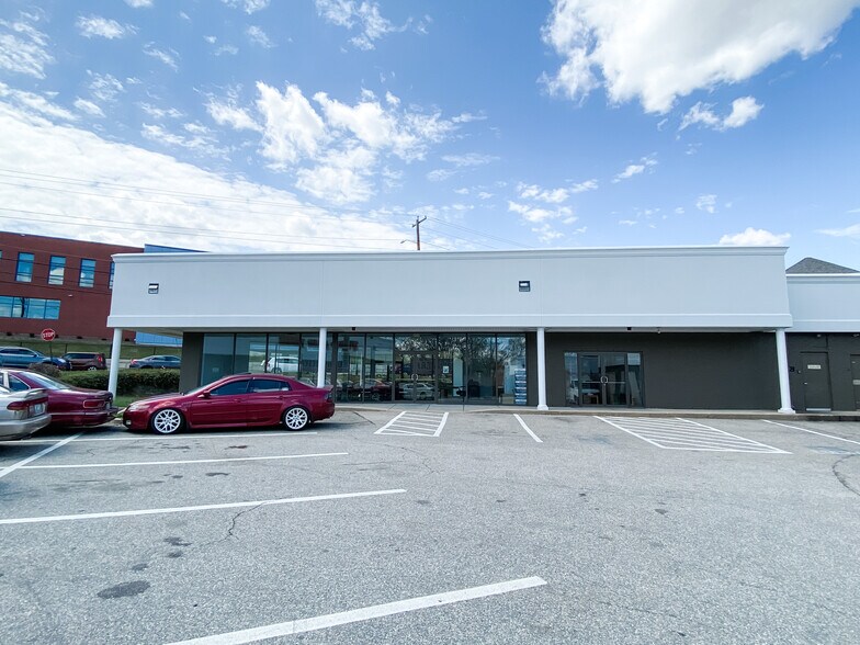1650-1670 Mineral Spring Ave, North Providence, RI à louer - Photo du bâtiment - Image 3 de 4