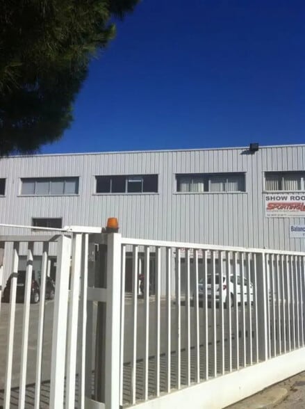 Flex in Marseille for lease - Building Photo - Image 2 of 5