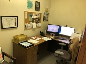 18434 N 99th Ave, Sun City, AZ for lease Interior Photo- Image 2 of 6