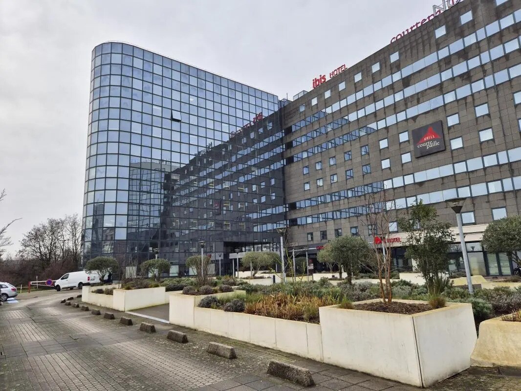 10 Allée Bienvenue, Noisy-le-Grand for lease Building Photo- Image 1 of 12