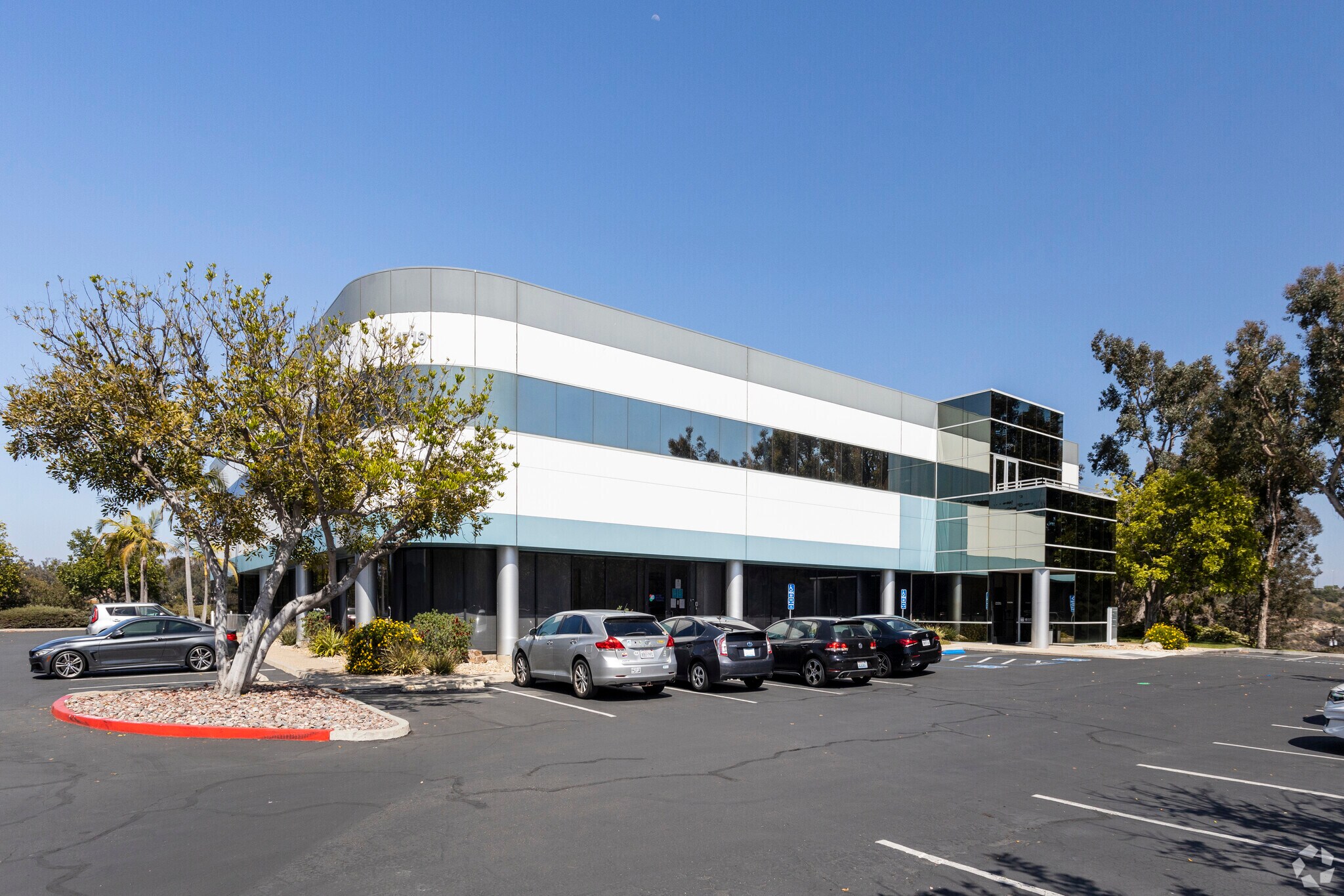 4719 Viewridge Ave, San Diego, CA for lease Primary Photo- Image 1 of 3