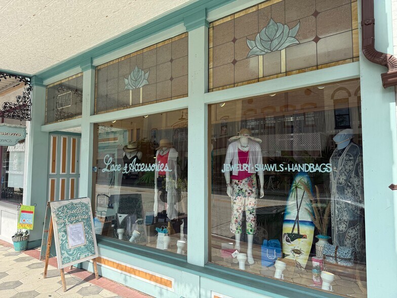 140 N Woodland Blvd, Deland, FL à vendre - Photo du bâtiment - Image 2 de 5