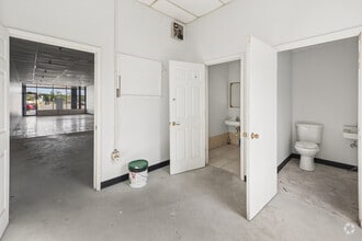 5804-5998 Normandy Blvd, Jacksonville, FL for lease Interior Photo- Image 2 of 2