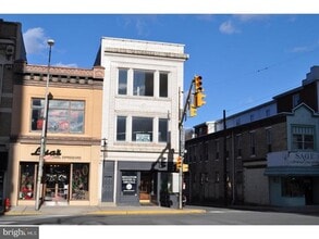 100 N Centre St, Pottsville, PA à louer Photo du bâtiment- Image 1 de 8