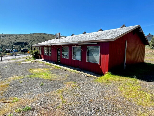 Plus de détails pour 99 3rd St, Maupin, OR - Commerce de détail à vendre