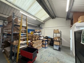 2-14 Brownfields, Welwyn Garden City à louer Photo du bâtiment- Image 2 de 3