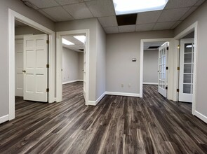 4400 Silas Creek Pky, Winston-Salem, NC for lease Interior Photo- Image 1 of 2