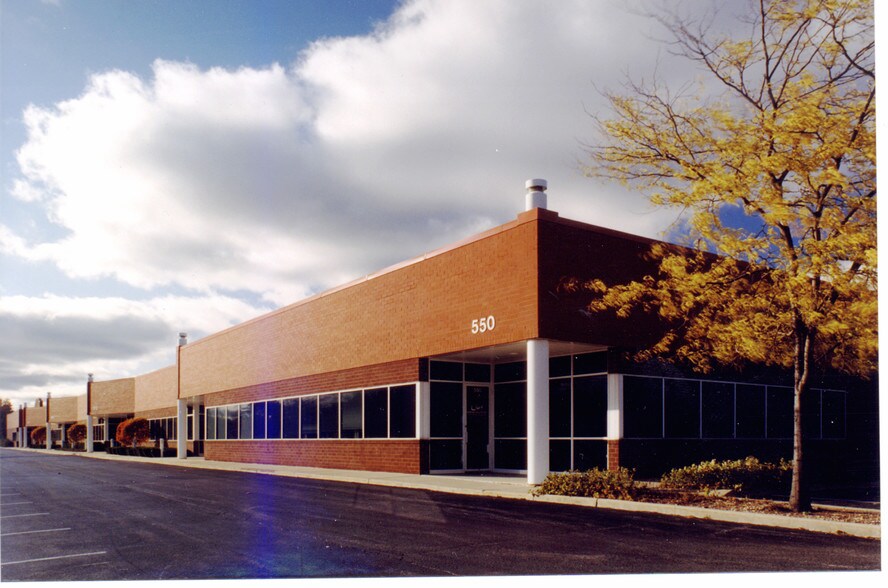 410-550 E Route 22, Lake Zurich, IL à louer - Photo du bâtiment - Image 1 de 1