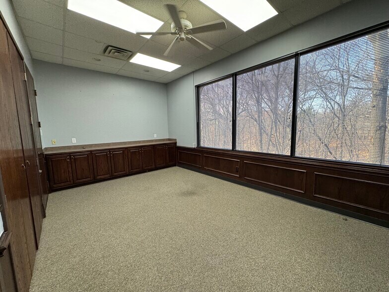 6220 W Virginia Pky, McKinney, TX à louer - Photo du bâtiment - Image 3 de 15