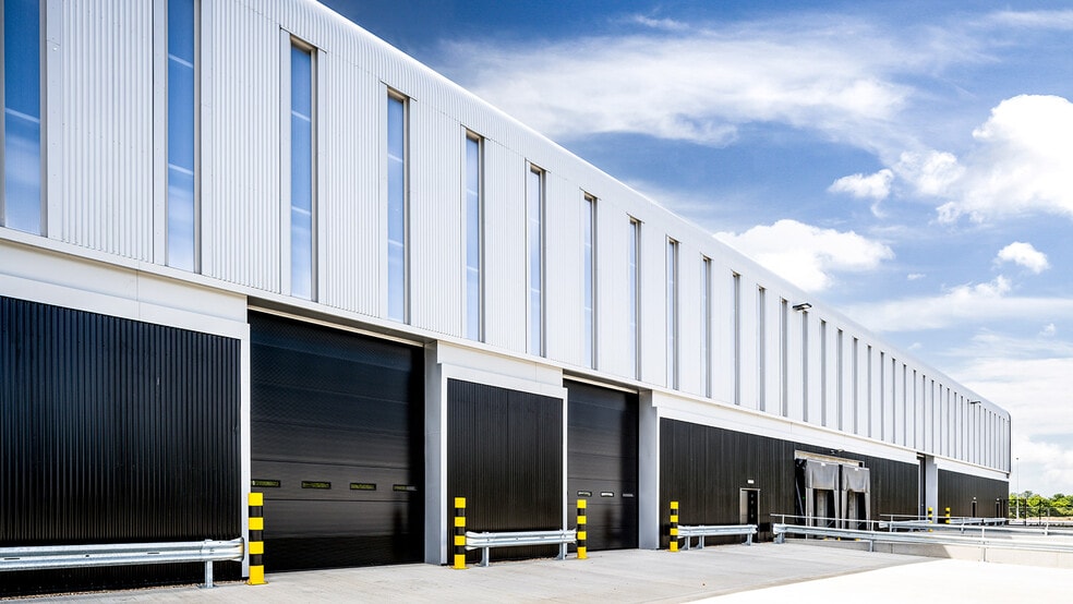 A5, Milton Keynes à louer - Photo du bâtiment - Image 2 de 9