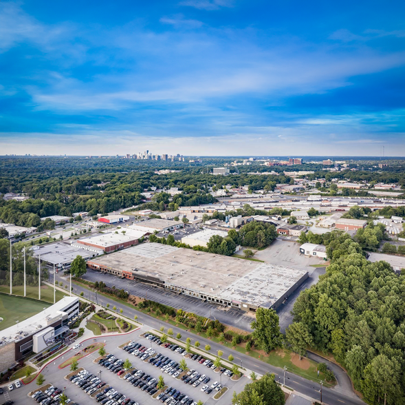 1611 Ellsworth Industrial Dr, Atlanta, GA for sale - Building Photo - Image 2 of 3