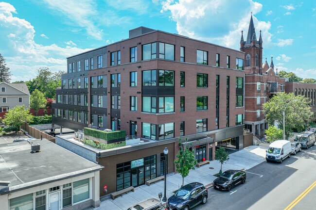 More details for 166 Main St, Watertown, MA - Retail for Lease