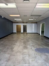 4100 E Bay Dr, Clearwater, FL à louer Photo intérieure- Image 2 de 2