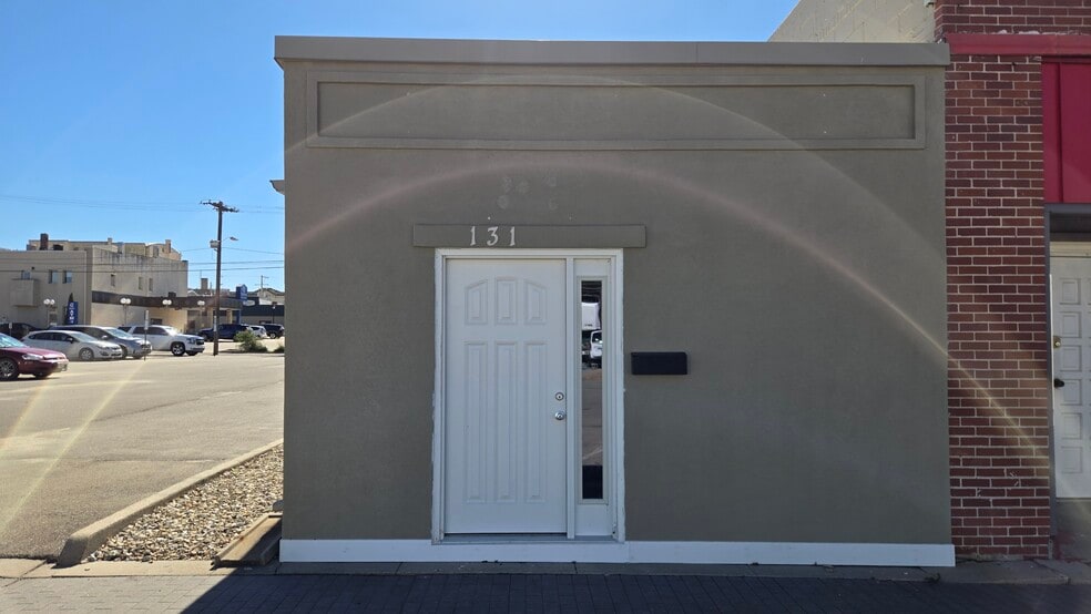 131 W 9th St, Junction City, KS à louer - Photo principale - Image 1 de 9