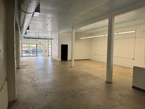 127 SE 3rd St, Lees Summit, MO for lease Interior Photo- Image 2 of 5