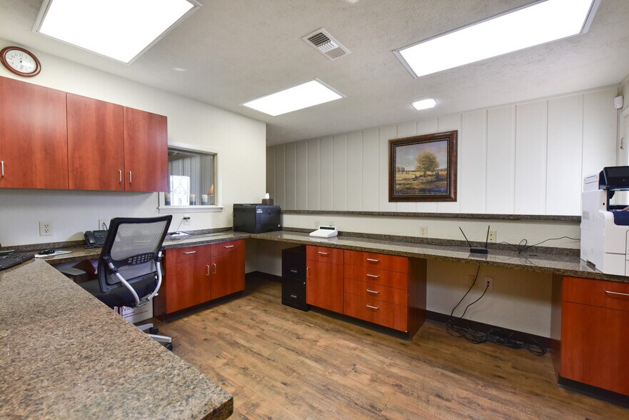 602 N Gray St, Caldwell, TX à vendre - Photo intérieure - Image 3 de 18