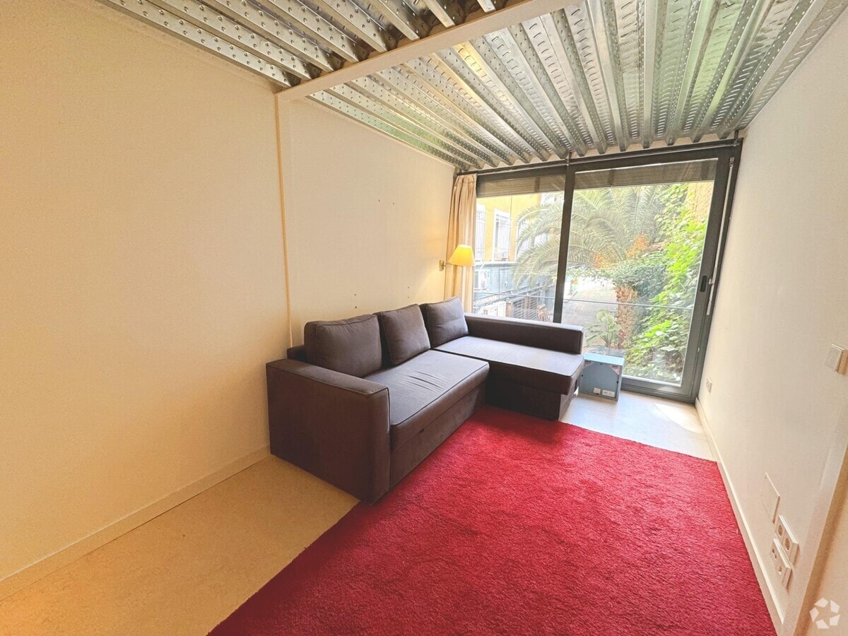 Madrid, MAD 28015 - - - Interior Photo - Image 1 of 21