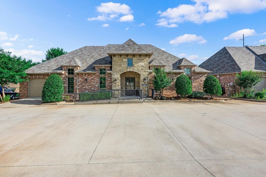 2224 Bridgeview Blvd, Edmond, OK à vendre - Photo du bâtiment - Image 2 de 27