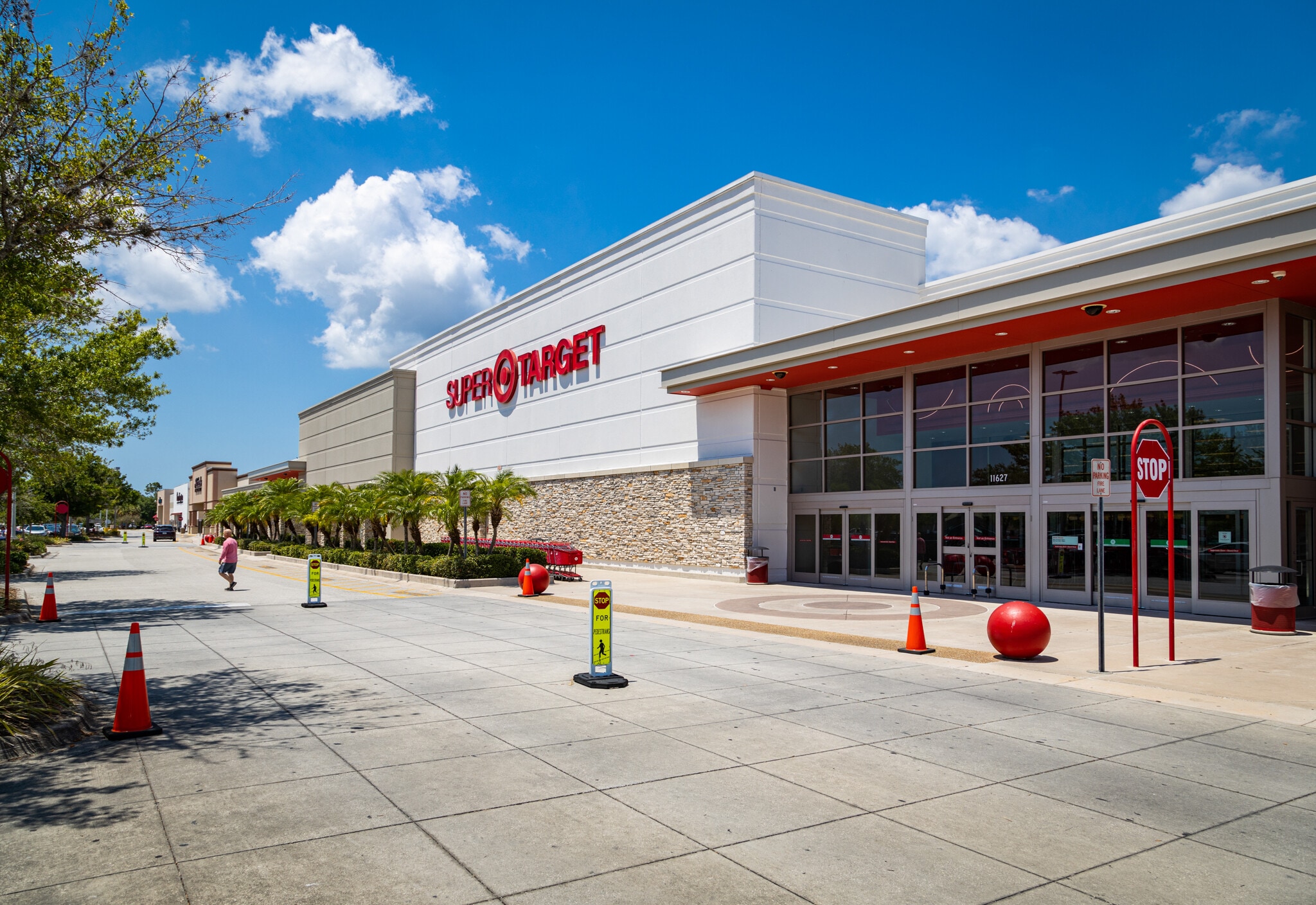 W Hillsborough Ave, Tampa, FL for lease Primary Photo- Image 1 of 6