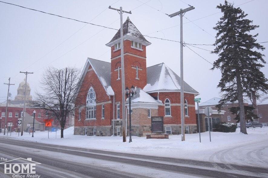 230 N Woodworth St, Corunna, MI for lease - Building Photo - Image 2 of 4