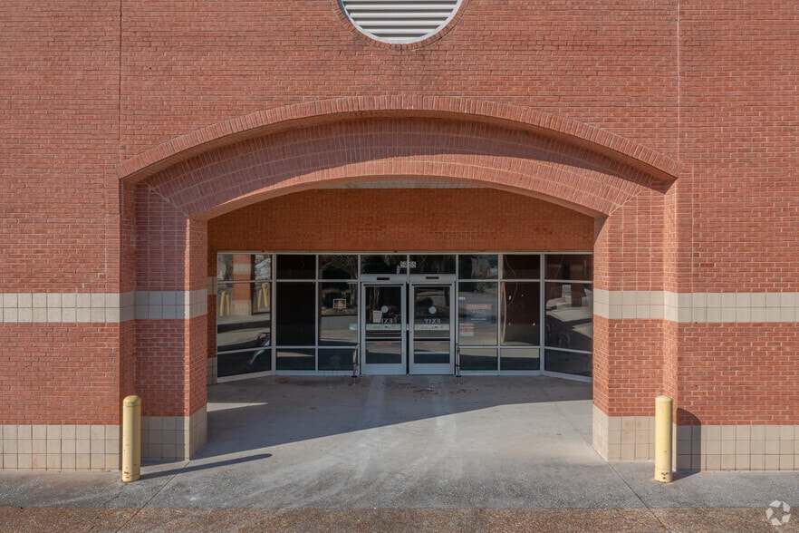 5975 Mobile Hwy, Pensacola, FL à louer - Photo du bâtiment - Image 3 de 6