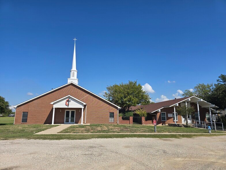 101 W Eldorado Pky, Little Elm, TX à vendre - Photo du bâtiment - Image 2 de 10